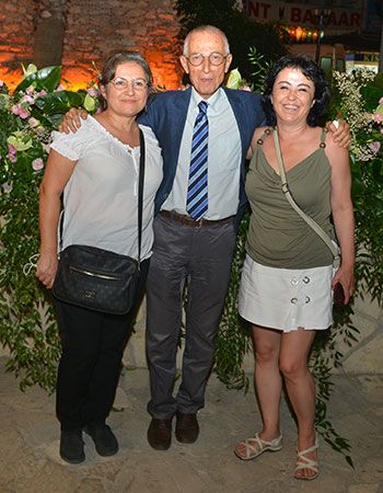 Altın Güvercin Sahnesinde Doğdum