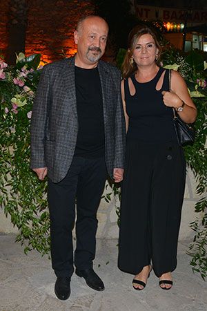 Altın Güvercin Sahnesinde Doğdum