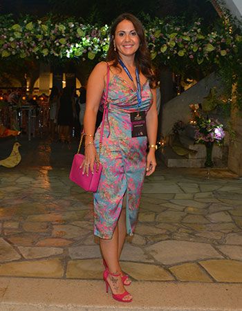 Altın Güvercin Sahnesinde Doğdum