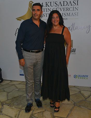 Altın Güvercin Sahnesinde Doğdum