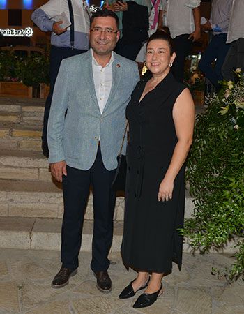 Altın Güvercin Sahnesinde Doğdum