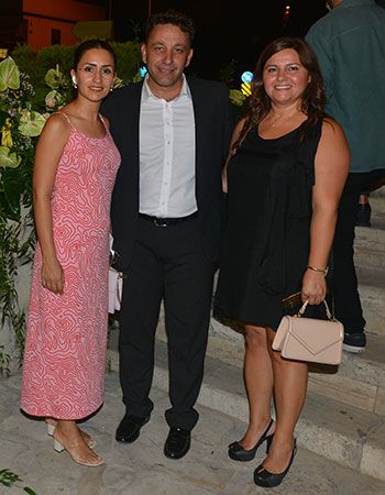 Altın Güvercin Sahnesinde Doğdum