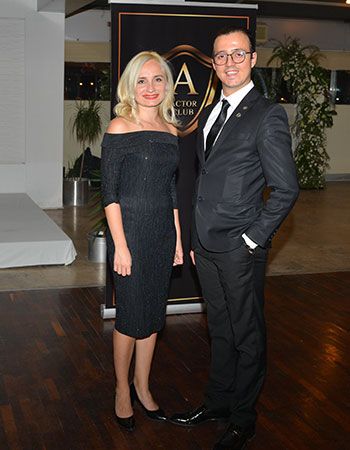 Sahne Tozu’Ndan Çifte Açılış