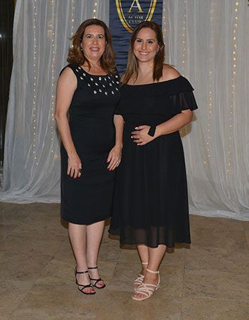 Sahne Tozu’Ndan Çifte Açılış