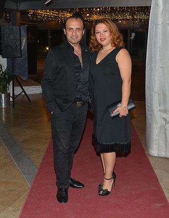 Sahne Tozu’Ndan Çifte Açılış