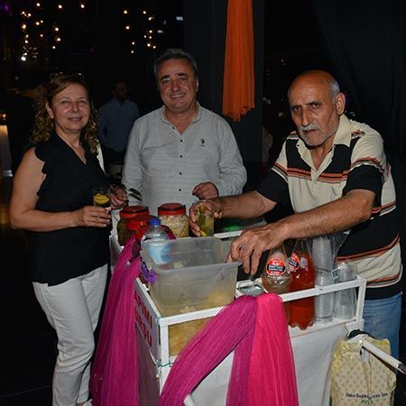 İzmir Sokakları Garden’S Hill Lounge & Event Venue’De
