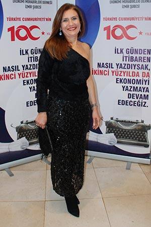 İzmirli Emd’Liler Cumhuriyet Balosu’Nda