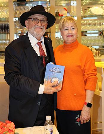 3. İmza Küçük Kulüpte