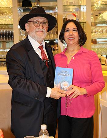 3. İmza Küçük Kulüpte