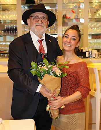 3. İmza Küçük Kulüpte