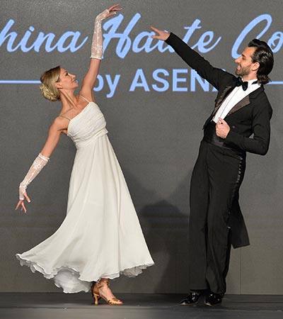 Asena, Göz Yaşlarına Hakim Olamadı