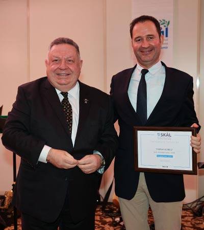 Skal İzmir'Den 2024 Yılbaşı Balosu Ve Rozet Töreni