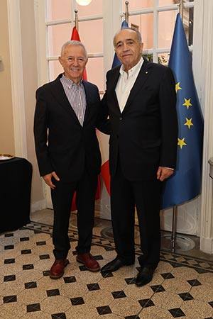 Filiz Eczacıbaşı Sarper’E Sanat Ve Edebiyat Şövalyesi