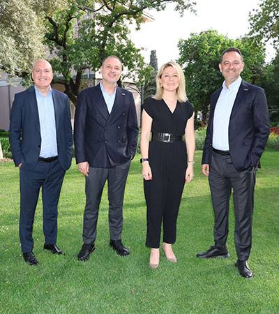 Büyükelçiye Görkemli Resepsiyon