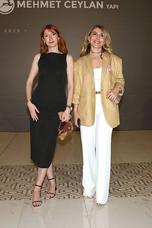 Dev Güçbirliğine Görkemli Kutlama