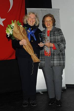 “İzmir’E Ve Alsancak’A Emek Verenler” Ödüllendirildi