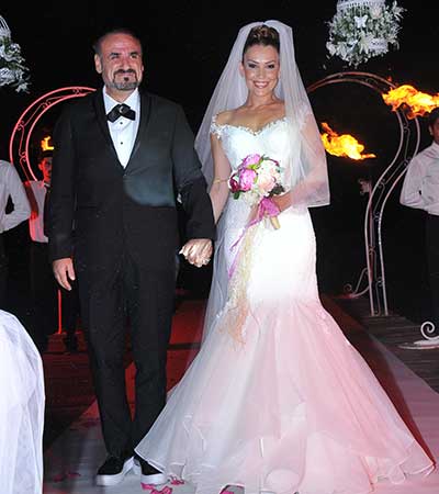 Şarkılar, Aryalar Eşliğinde Düğün