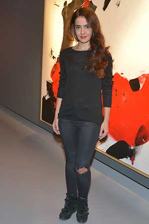 Kan Kırmızı Folkart Gallery'De