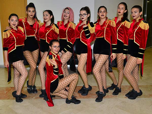 2 Günde 500 Dansçı Sahnede