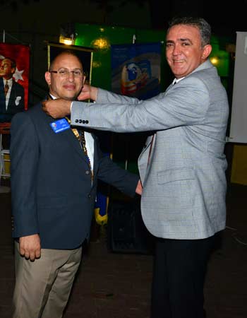 Agora’Da Bayrak Değişimi