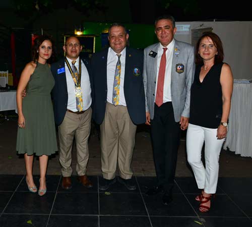 Agora’Da Bayrak Değişimi