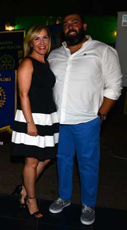 Agora’Da Bayrak Değişimi