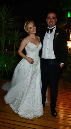 Bankacı İle Dış Ticaret Yöneticisi Evlendi