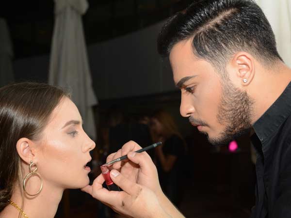 Swissotel Havuz Başında Kadınlara Özel Parti