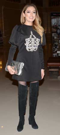 Ebru Gündeş Büyüledi