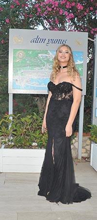 Özel İzmir Amerikan Koleji’Nde Mezuniyet Sevinci