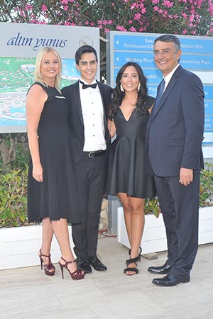 Özel İzmir Amerikan Koleji’Nde Mezuniyet Sevinci