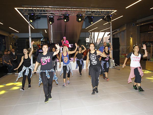 Mistral İzmir’De Sonbahara Merhaba Partisi