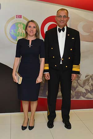 Vali’Den Cumhuriyet Resepsiyonu