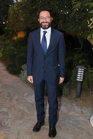 Sınırları Kaldıran 