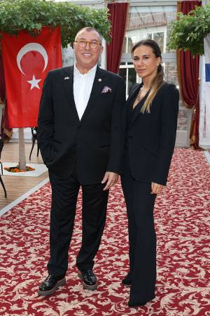 Büyükelçiye Görkemli Resepsiyon