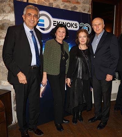 20 Yıllık Başarıya Asansör’De Kutlama