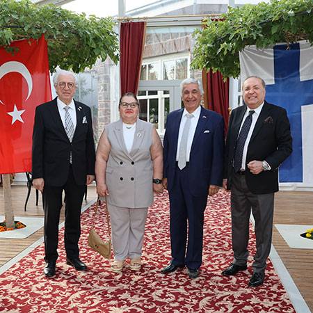 Büyükelçiye Görkemli Resepsiyon