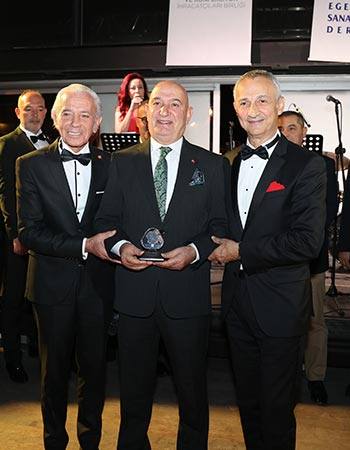 Egsd’Den Çifte Kutlama