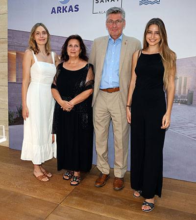 Alaçatı Arkas Sanat Açıldı