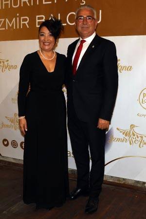 Cumhuriyet Aşkına İzmir Balosu