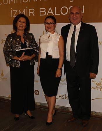 Cumhuriyet Aşkına İzmir Balosu