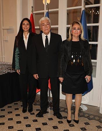 Filiz Eczacıbaşı Sarper’E Sanat Ve Edebiyat Şövalyesi