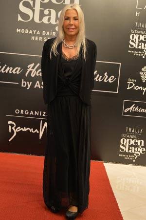 Asena, Göz Yaşlarına Hakim Olamadı