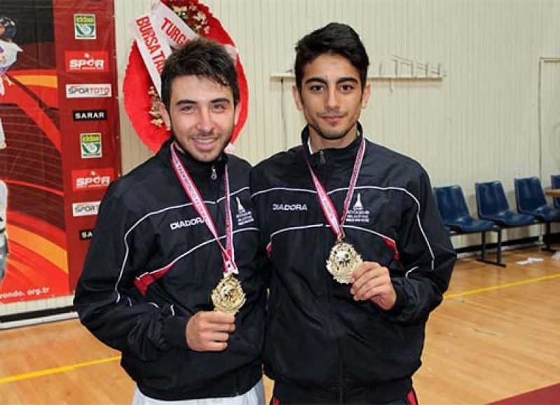 Bursadan çifte kupayla döndüler