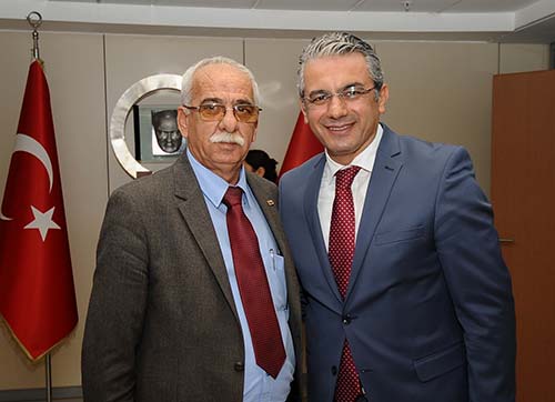 Karşıyakalı muhtarlarda bir 'filiz' okutacak