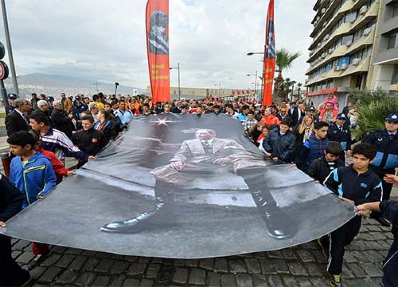 Ne senden geçeriz Atam, ne senin eserinden!