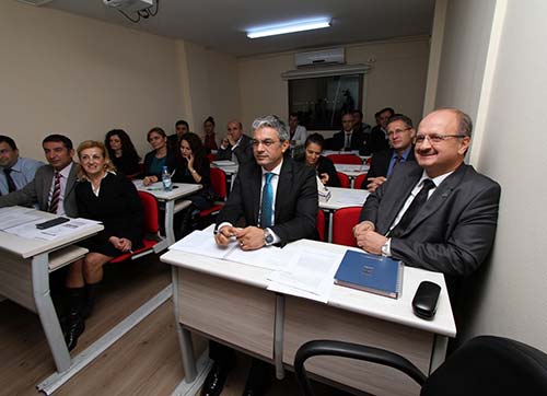 Başkan Akpınar İKÇÜnün öğrencisi oldu