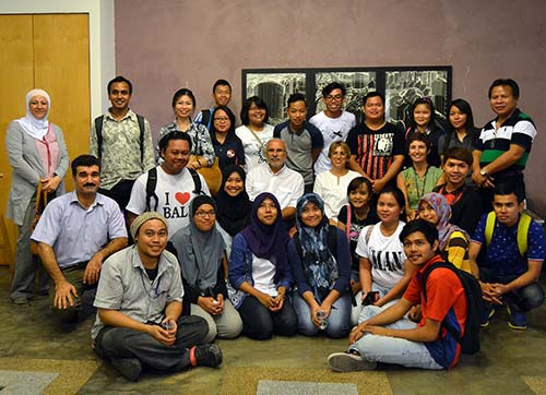İzmirli sanatçılar Malezyada sergi açtı