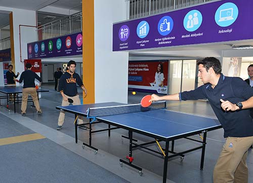 UHLde masa tenisi turnuvası