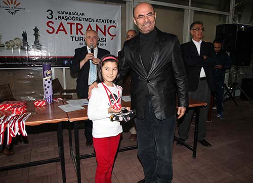 Karabağlarda Başöğretmen Atatürk Satranç Turnuvası